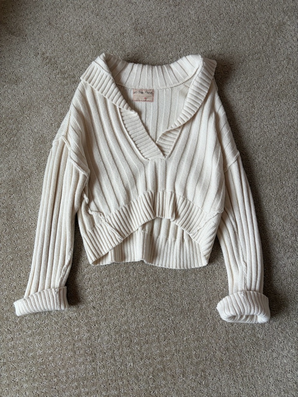 Cream Ribbed V-Neck Cropped Sweater - Women size xs free people